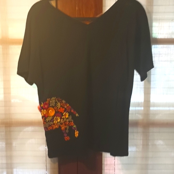 NWOT Black Beautiful Exotic Chico's V Neck Linen Top w Elephant Decor US Size S - Picture 2 of 7